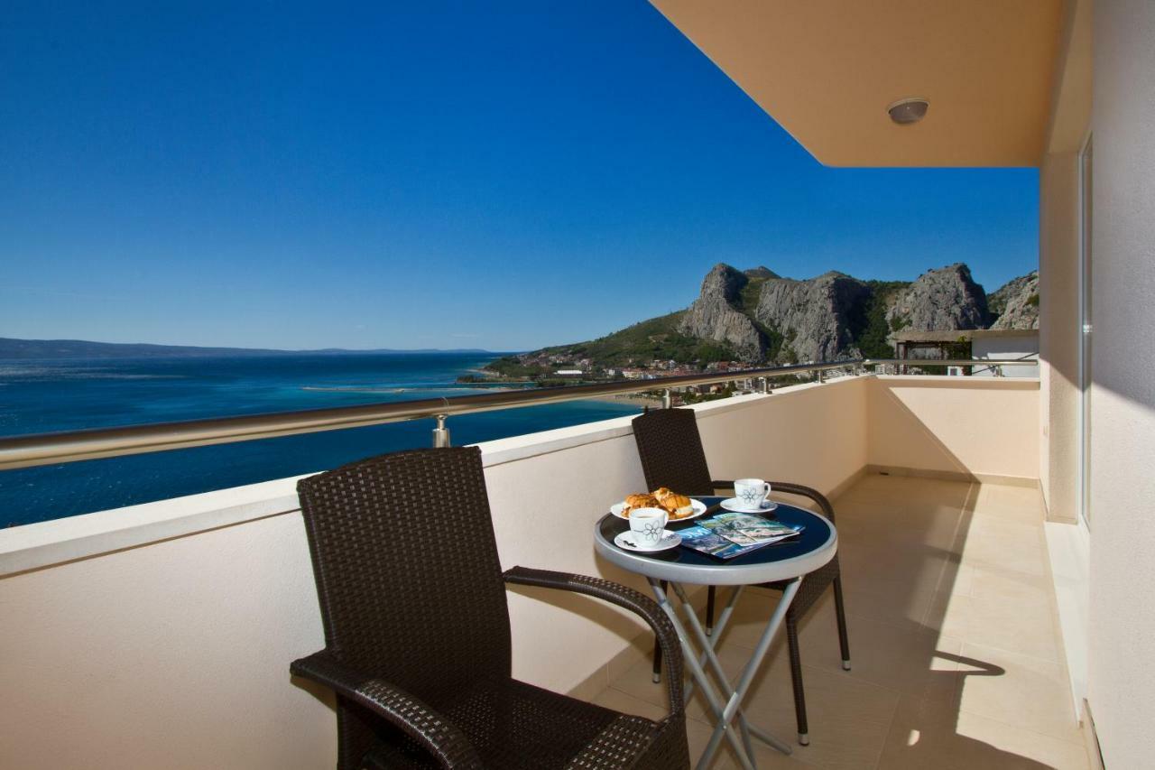 Villa Omis Michy - Family House For Big And Small Groups Dış mekan fotoğraf
