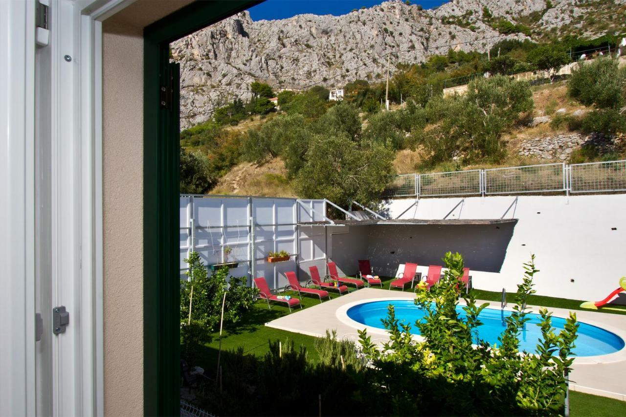 Villa Omis Michy - Family House For Big And Small Groups Dış mekan fotoğraf