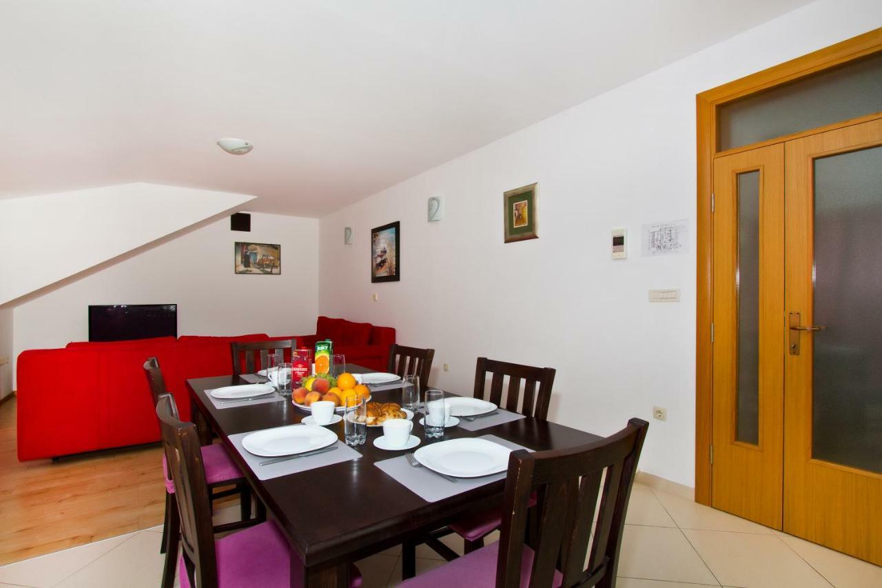 Villa Omis Michy - Family House For Big And Small Groups Dış mekan fotoğraf