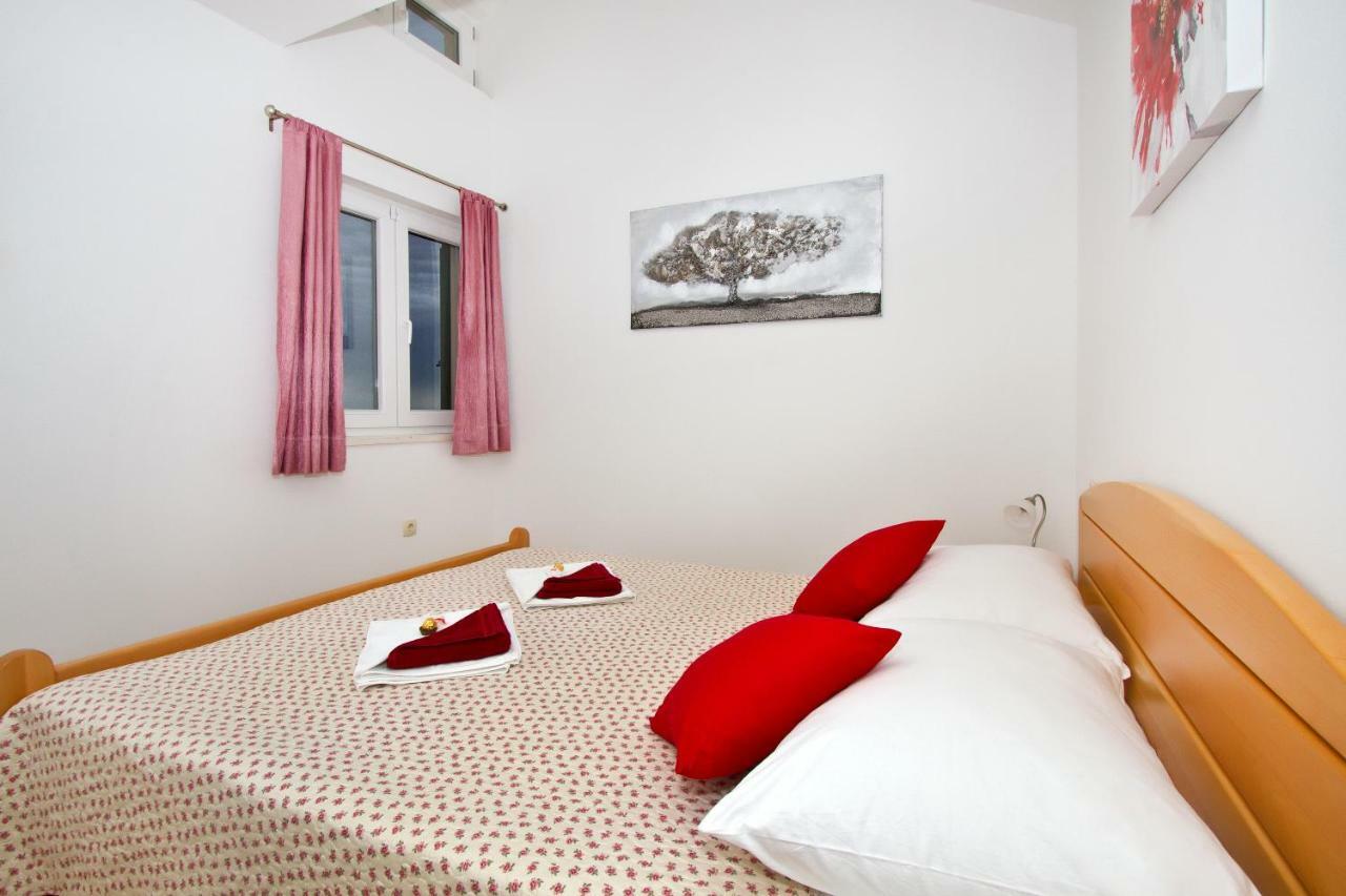 Villa Omis Michy - Family House For Big And Small Groups Dış mekan fotoğraf