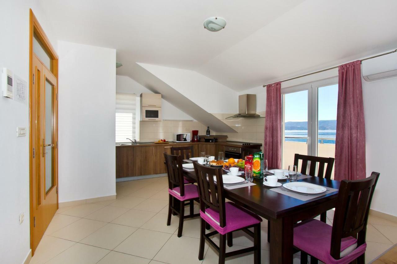 Villa Omis Michy - Family House For Big And Small Groups Dış mekan fotoğraf