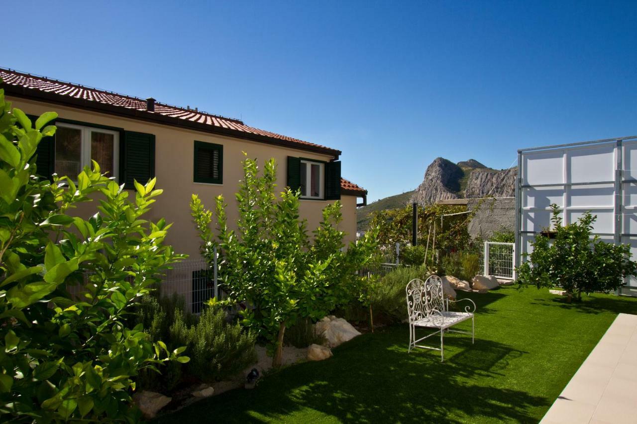 Villa Omis Michy - Family House For Big And Small Groups Dış mekan fotoğraf