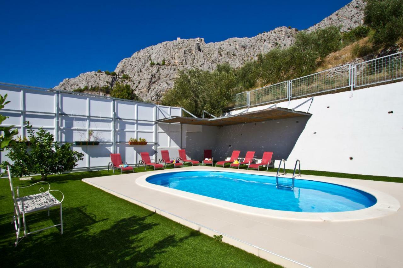 Villa Omis Michy - Family House For Big And Small Groups Dış mekan fotoğraf