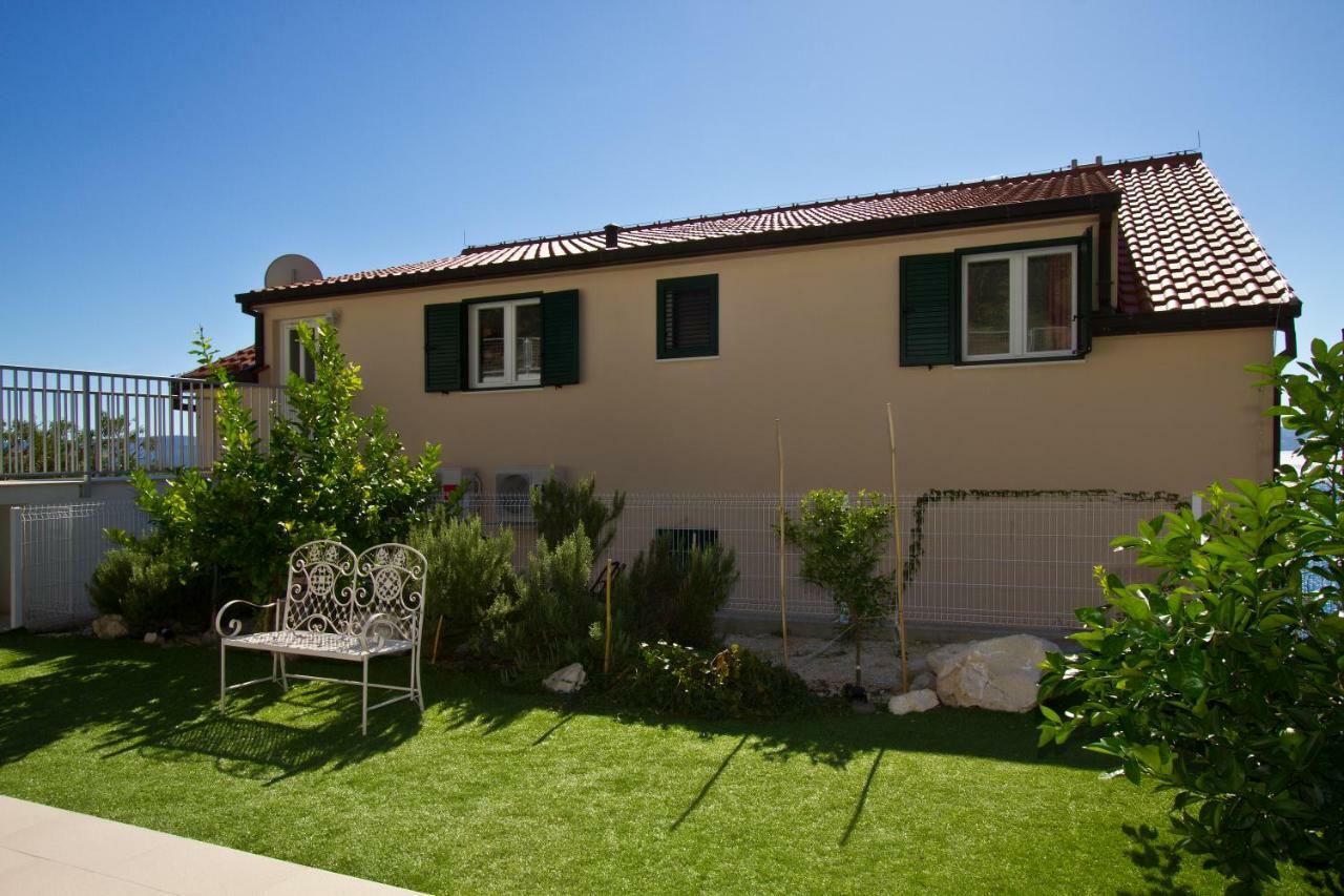 Villa Omis Michy - Family House For Big And Small Groups Dış mekan fotoğraf