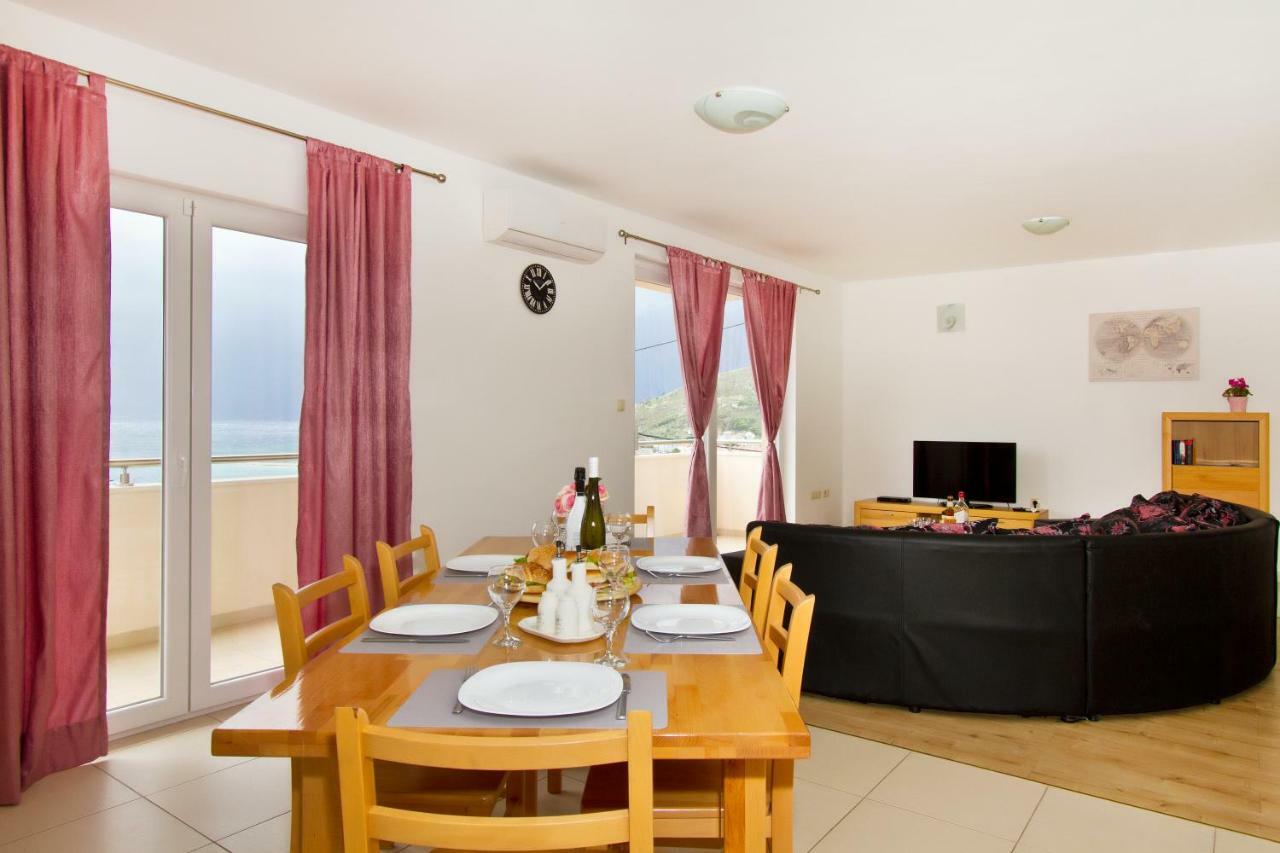 Villa Omis Michy - Family House For Big And Small Groups Dış mekan fotoğraf