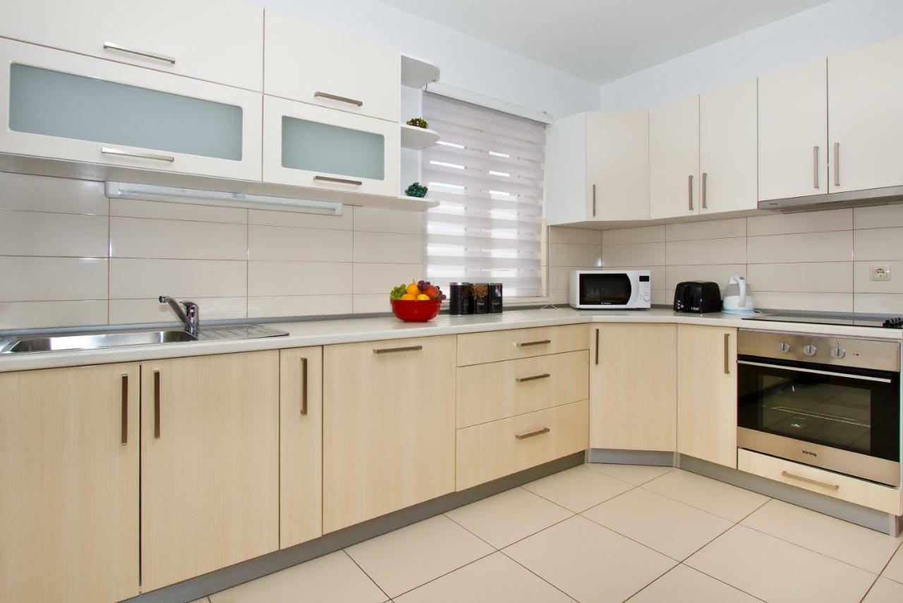 Villa Omis Michy - Family House For Big And Small Groups Dış mekan fotoğraf