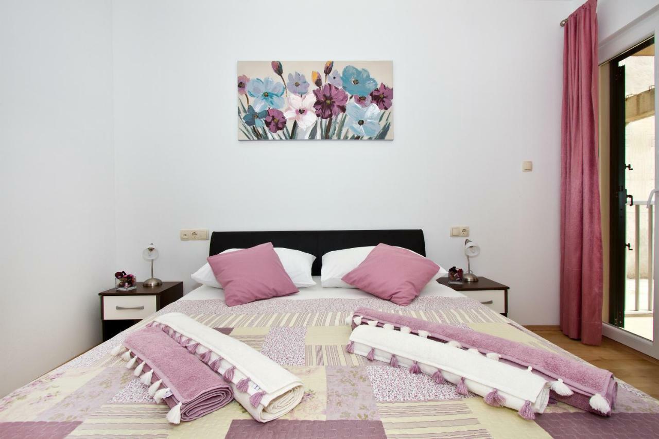 Villa Omis Michy - Family House For Big And Small Groups Dış mekan fotoğraf