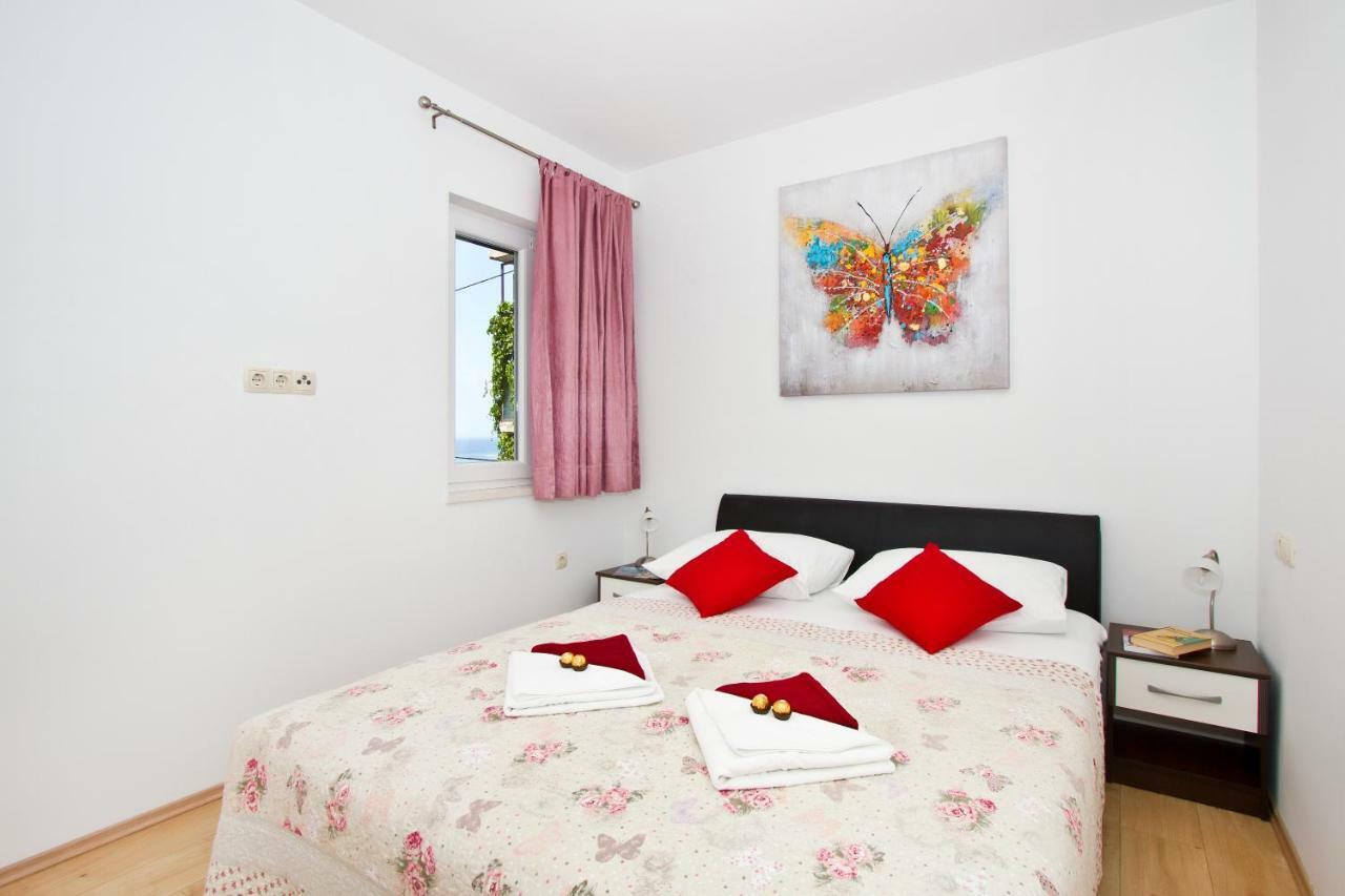 Villa Omis Michy - Family House For Big And Small Groups Dış mekan fotoğraf