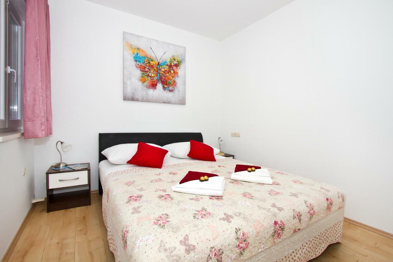 Villa Omis Michy - Family House For Big And Small Groups Dış mekan fotoğraf