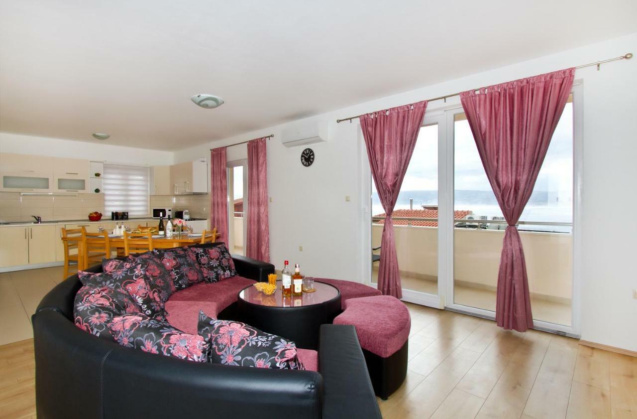 Villa Omis Michy - Family House For Big And Small Groups Dış mekan fotoğraf